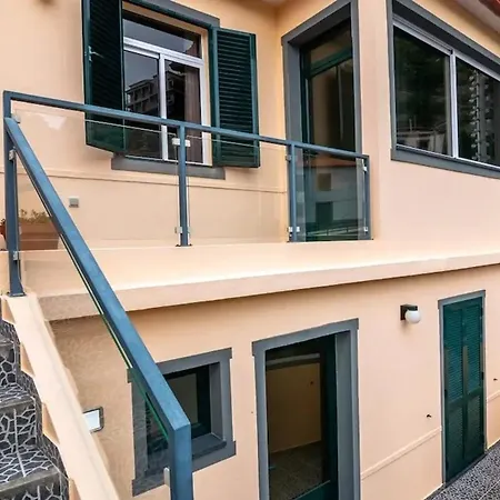 Semesterbostad Seaside House In Estreito Estreito Da Calheta