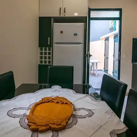 Seaside House In Estreito Semesterbostad