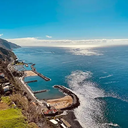 Seaside House In Estreito Estreito Da Calheta