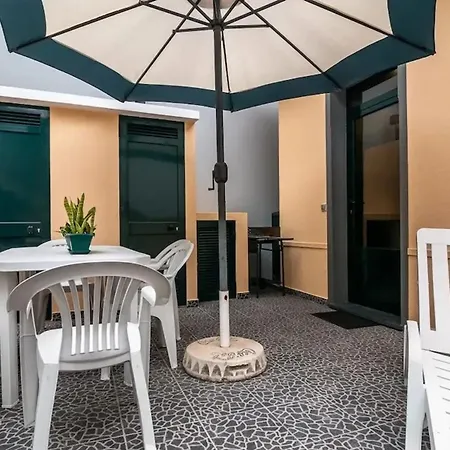 Seaside House In Estreito