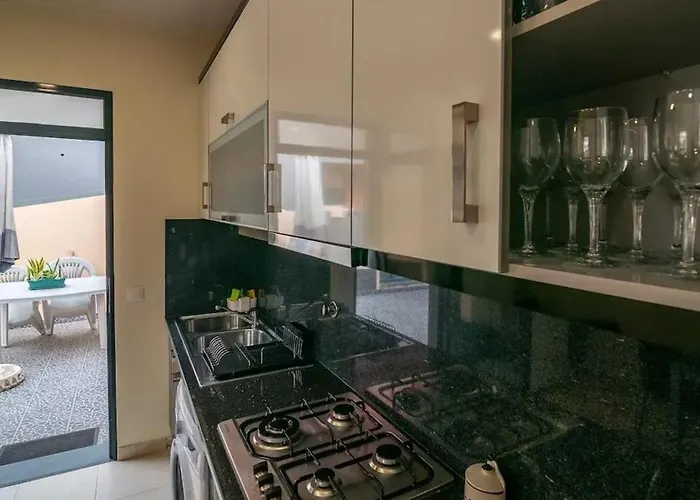 Seaside House In Estreito Дом отдыха *