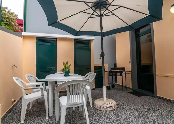 Seaside House In Estreito *