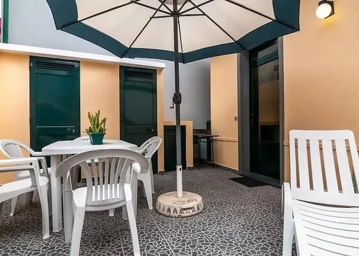 Seaside House In Estreito