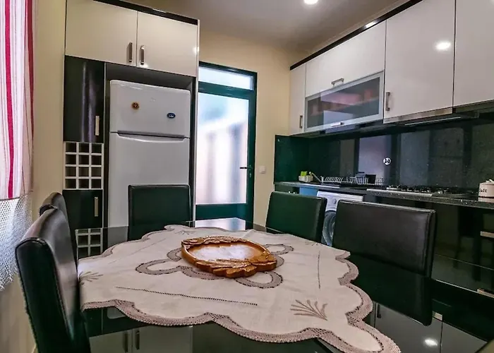 Дом отдыха Seaside House In Estreito *