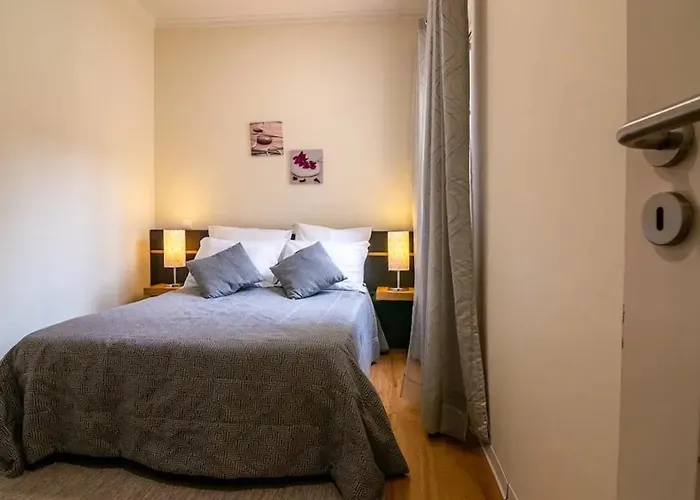 Seaside House In Estreito Дом отдыха